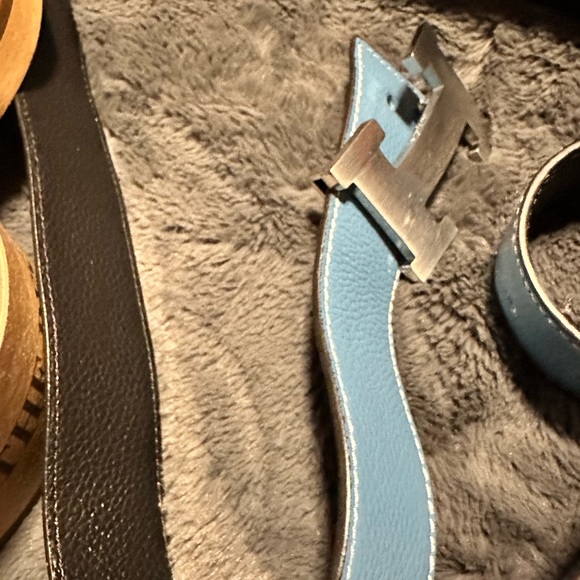 SOLD - 3 reversible belts - red, blue, pink (black reverse side) - Picture 4 of 9